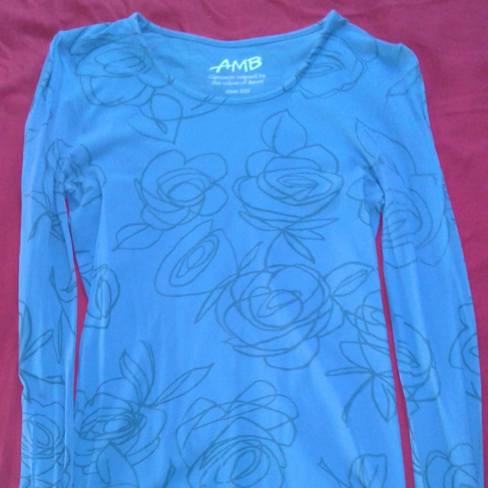 rose detailed top